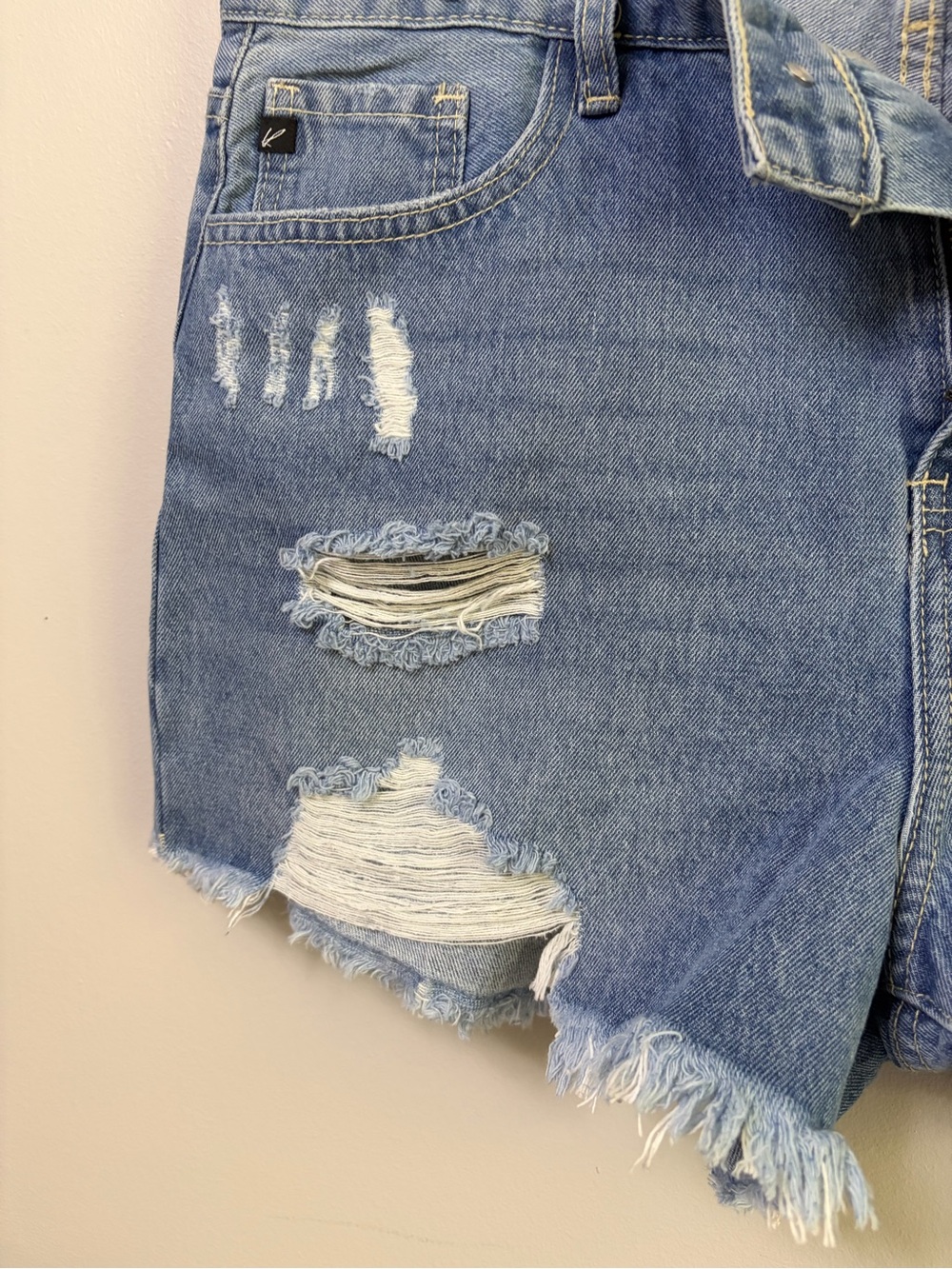 NWT KanCan High Rise Distressed Frayed Denim Shorts KC9206M Size 28 / W9 - Picture 6 of 11